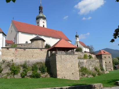 bad-kötzting-bayerischer-wald-kirchenburg-kirche-bayerwald