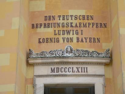 befreiungshalle-kelheim-inschrift-ludwig-könig-bayern