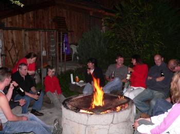 Berghütte Silvester, Ostern, Vatertag, Pfingsten - Bild ID: gruber-lagerfeuer-romantischer-uriger-urlaub-berg-hütten