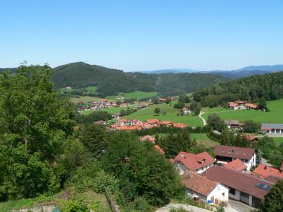 kollnburg-burgruine-bayerischer-wald-aussichtspunkt-bayerwald