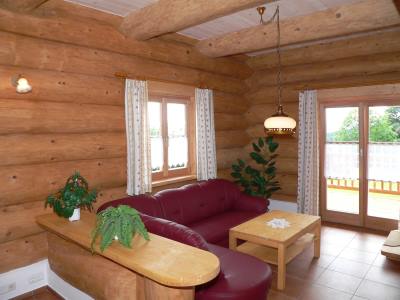 alexandra-zwiesel-holzblockhaus-bayerwald-wohnung alexandra-zwiesel-holzblockhaus-bayerwald-wohnung