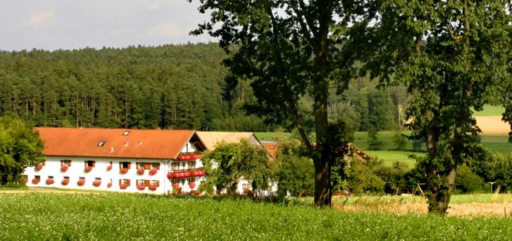 altmann-reiterhof-bayerischer-wald-ferienhaus-bauernhof-eschlkam