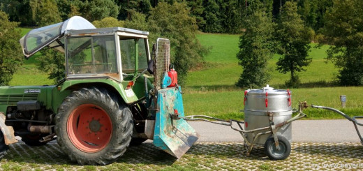 Bayerischer Wald Bauernhofurlaub in Bayern Traktor fahren