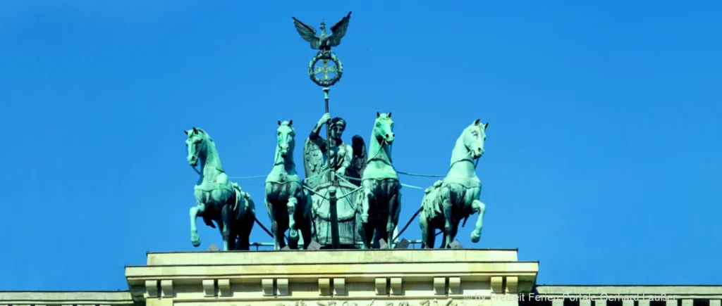 Sehenswürdigkeiten in Berlin Wahrzeichen Quadriga Brandenburger Tor