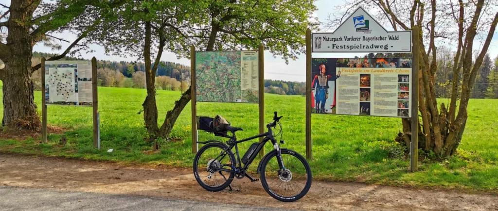 E-Bike Radtouren Bayerischer Wald Elektro-Fahrrad-Fahren in Bayern