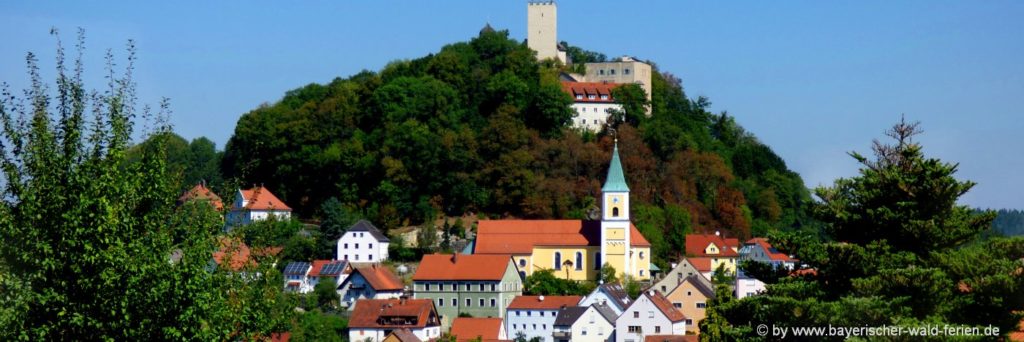 Burg Falkenstein in der Oberpfalz Mittelalter Ritterburg in Bayern / Bayerischer Wald