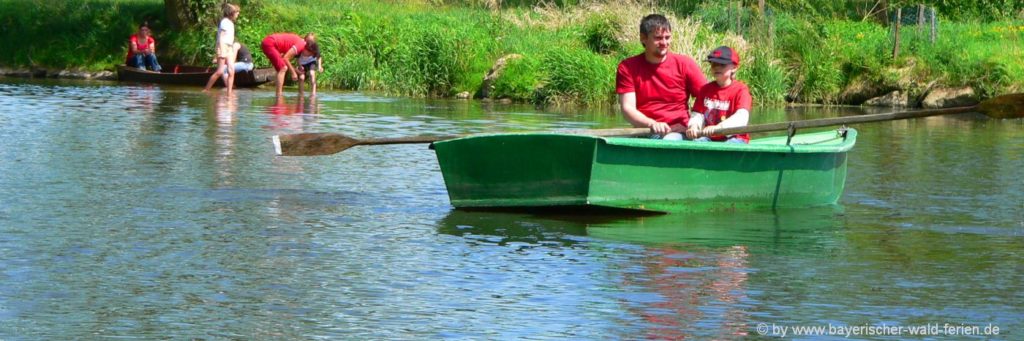 Urlaub am Wasser Boot fahren und Karpfen angeln in Bayern