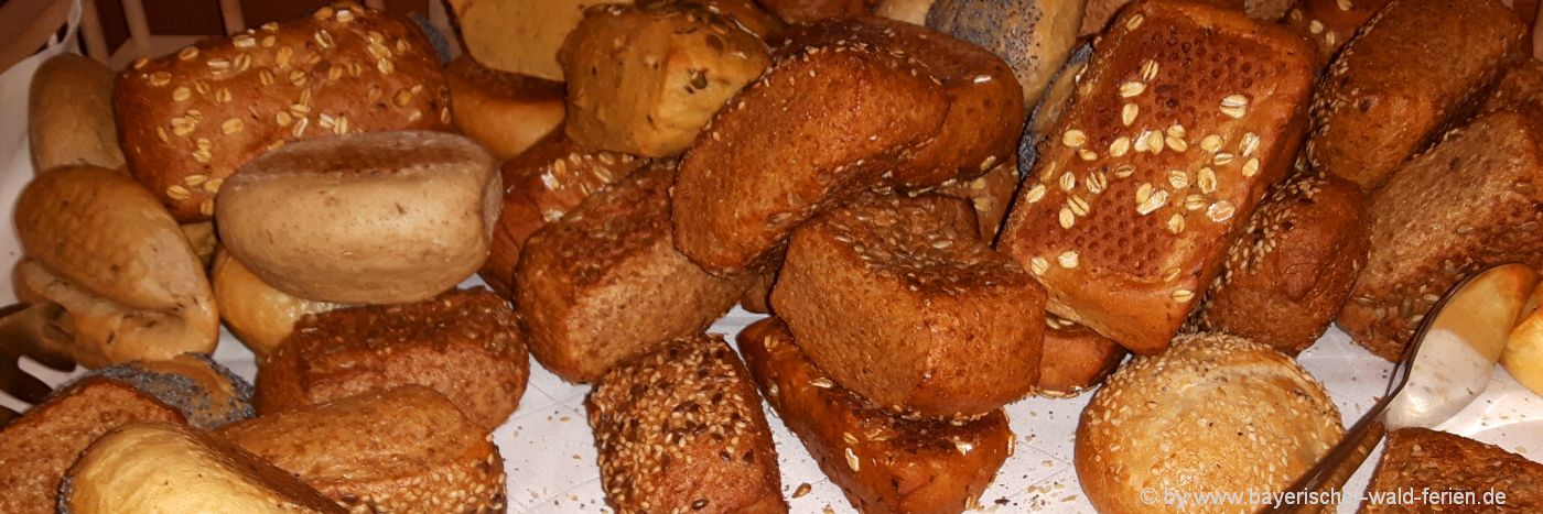 Urlaub auf dem Bauernhof mit Brotbacken - echtes Bauernbrot backen in Bayern