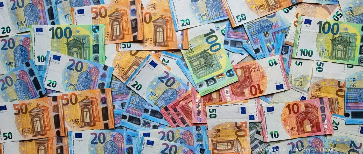 geldscheine-bezahlung-deutschland-europa-waehrung-tipps-kredit