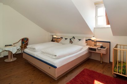 linde-hotelzimmer-gasthof-bayerischerwald-appartement-wohnung-schlafzimmer-410