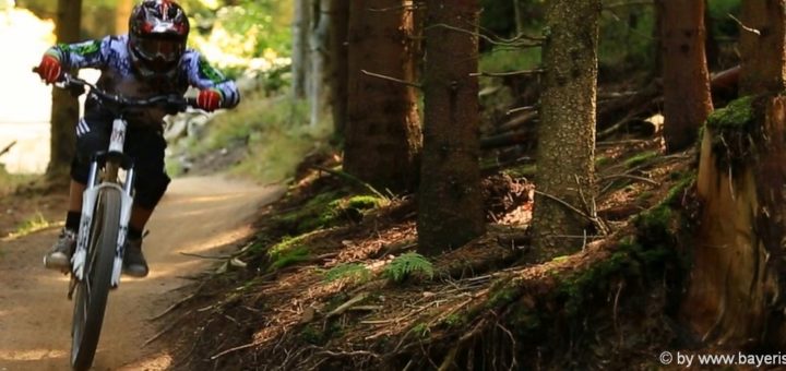 mountainbike-urlaub-bayerischer-wald-bikepark-downhill-rennen