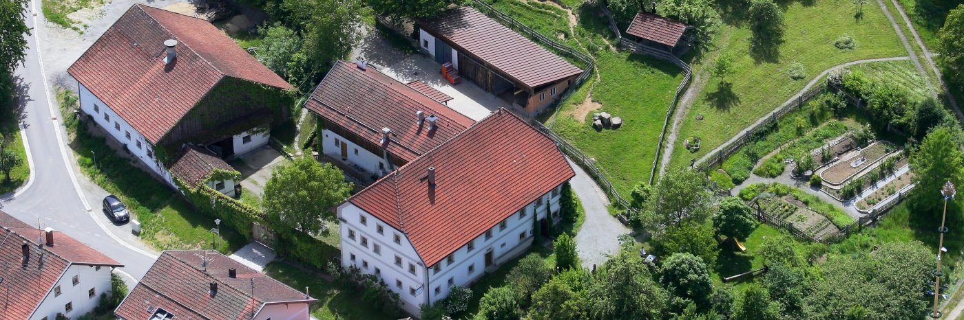 Bauernhof Schmalzbauer Ferienwohnung in Ringelai Kräuterhof im Ohetal