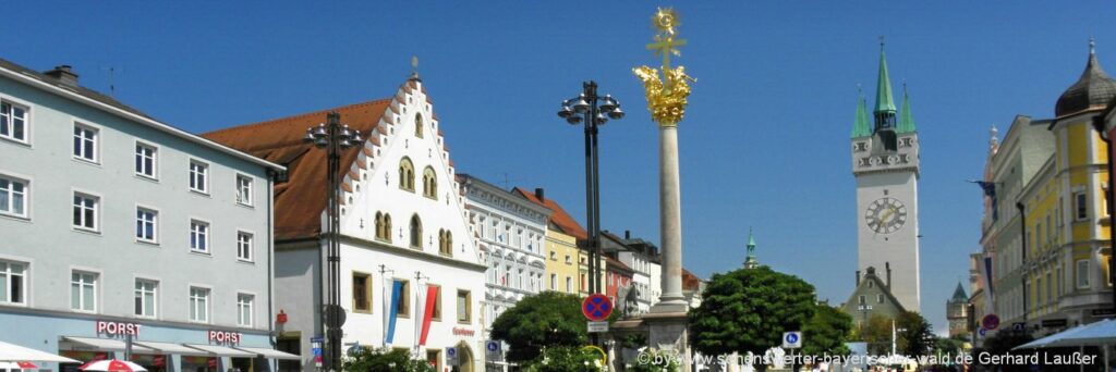 Wahrzeichen Stadtturm am Stadtplatz Hotel Zimmer mit Frühstück & Halbpension im Landkreis Straubing Übernachtung
