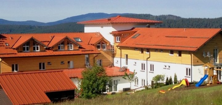 waldeck-bayerischer-wald-wellnesshotel-familienurlaub-hund