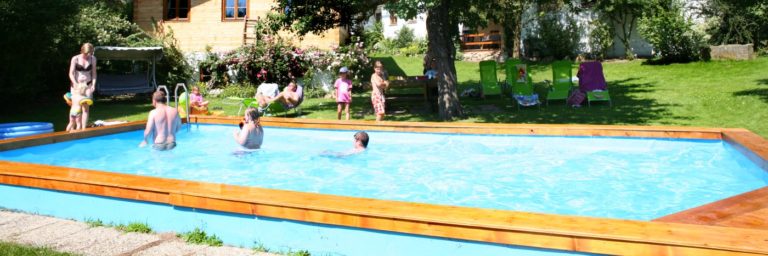 weidererhof-zwiesel-kinderbauernhof-wellness-schwimmbad