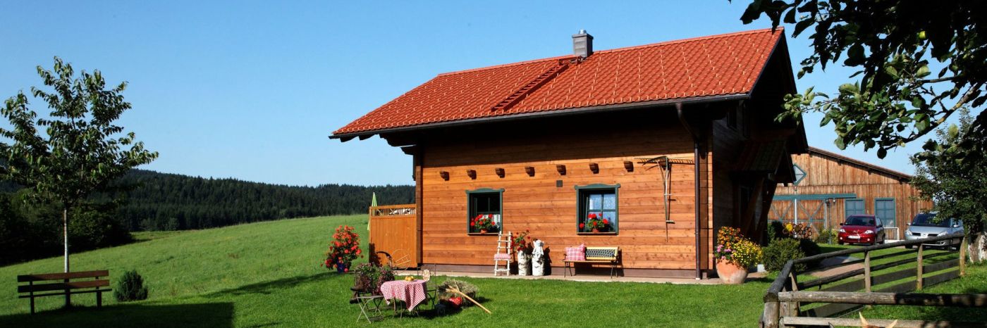 wenzl-zwiesel-ferienhütten-bayerischer-wald-chalets-aussenansicht