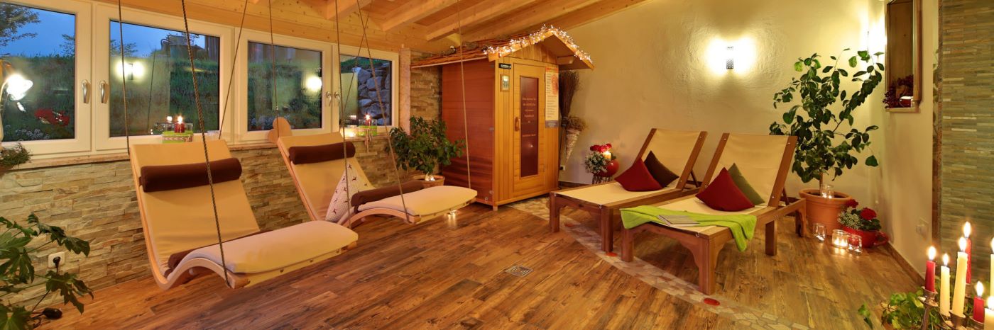 Wellnessbereich am Reiterhof Wenzl - Ruheraum, Sauna, ... wenzl-zwiesel-luxus-chalets-wellnessurlaub-ruhebereich